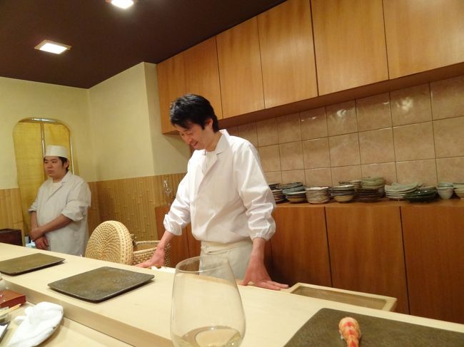 お店の大将。<br />地元のお客さんと楽しく会話されていました。