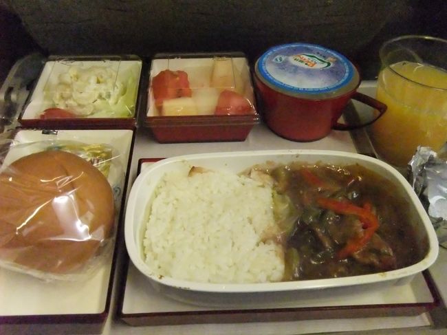 ソウル行きは定刻の18時に出発。<br />２時間でソウルに無事到着。