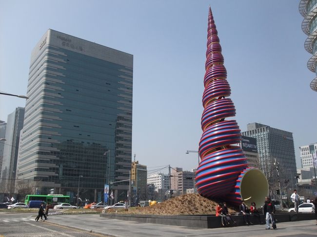 最後に東和免税店へ。<br />頼まれものの化粧品の買出しと、コネストクーポンでミシャのミニBBクリームをゲット♪<br />これ、旅行の時にちょうどいいサイズなんだよね。