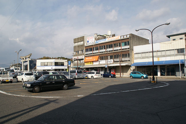 ●JR亀山駅前<br /><br />大きな鳥居が目立ちますが、なかなか寂しい感じの駅前です。<br />この辺りだと、どうしても近鉄が強いので、仕方ないのかもしれません。