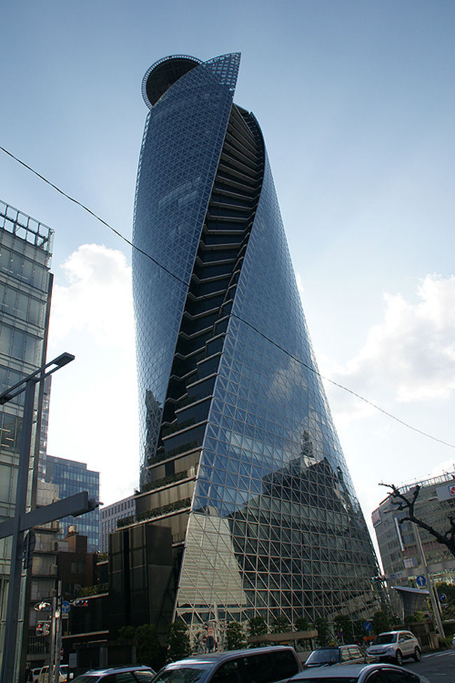 ●名古屋モード学園スパイラルタワー＠JR名古屋駅周辺<br /><br />名古屋に着くと、このビルは何ぞや？？？と思われる方、非常に多いと思います。<br />実は、学校でした。<br />