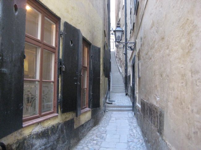 ”モーテン・トロツィグ・グレン”<br /><br />ピークシーズンは観光客で賑わっているんだろうけど、とても静かな旧市街散策できるのは、真冬の旅行ならでは。