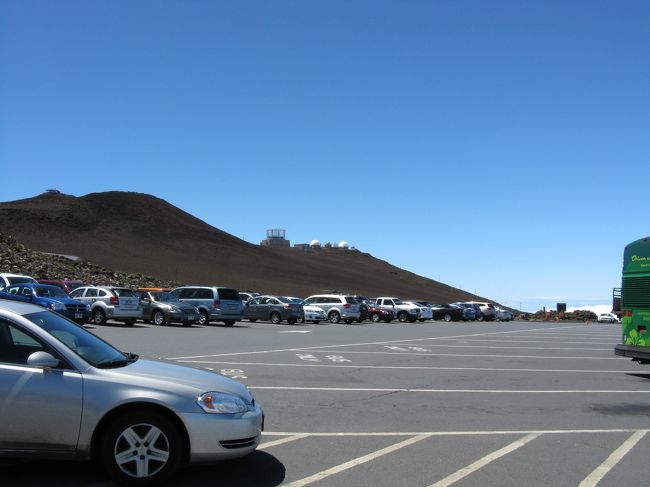 夢中になって運転していると山頂の駐車場に到着しました。