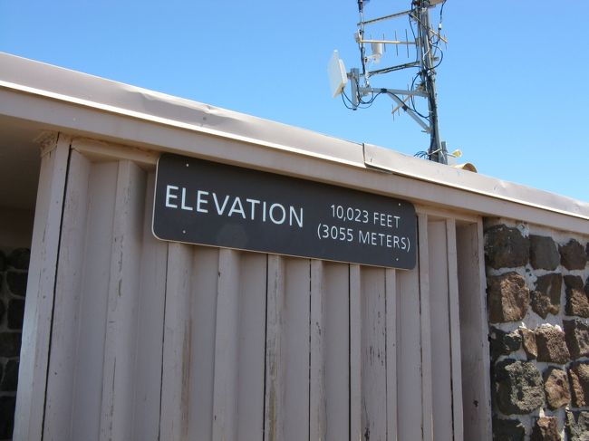 ここの良いところは普通のレンタカーで上がれる所ですねぇ。