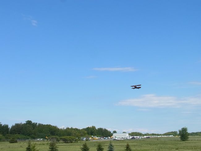 小さな飛行場が。航空博物館のところにあります。<br />ちょうど飛び立ったところ。