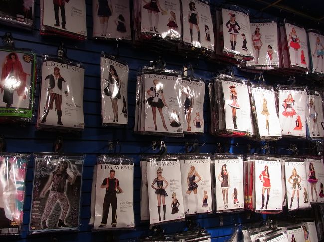 ここはショッピングモールなのですが、これって？<br />コスプレ？