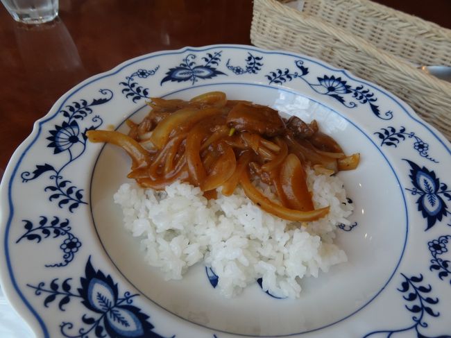 噂のハヤシライス、良いお味でとても美味しかったのですが、、少量です（笑）さや犬には不向きのお店です。