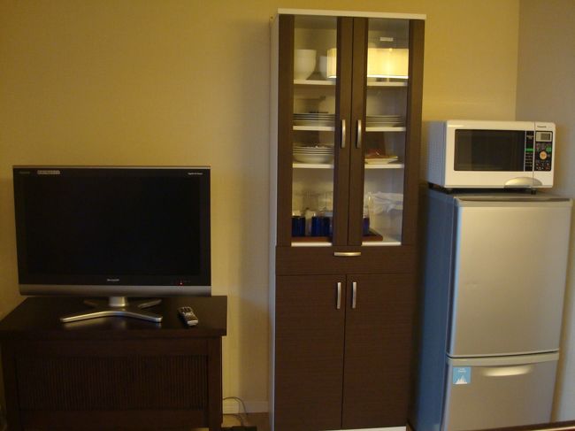 食器棚、レンジなど。