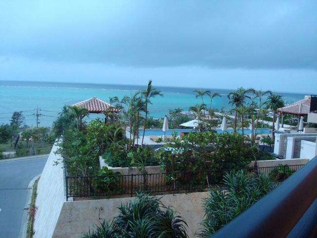 お部屋からプールが見えます。<br />構造上、全てのお部屋からプールが見えるので、ちょっと利用は憚られるという方が結構いるようです。