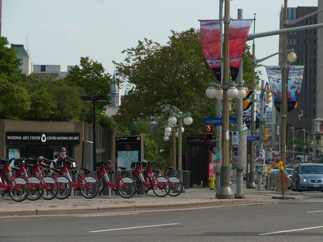 今日はリドーセンターでお買い物。<br />お向かいにある本屋さんで、友人のお姉さんが教えてくれた<br />お料理の本を探します。
