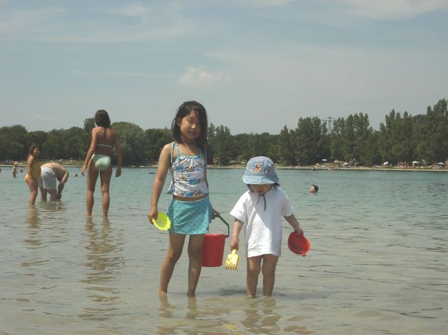 娘と友達のお嬢さん。小学2年生だった娘も最近高校生になりました。