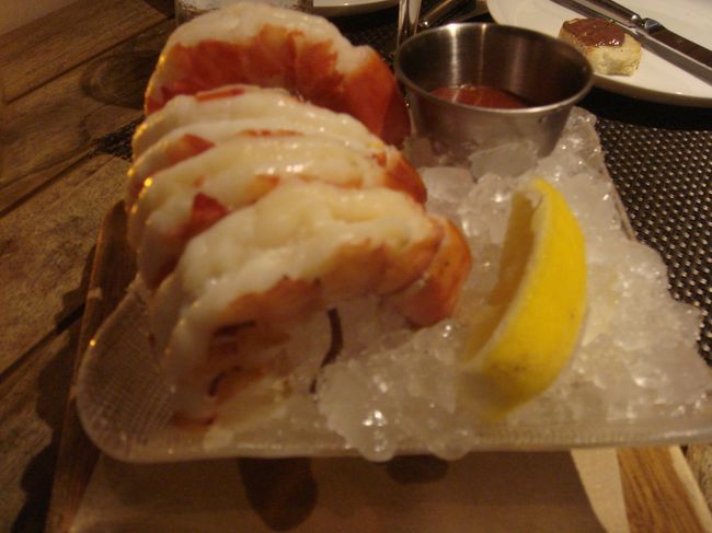 ホテルへ帰り、アラモアナセンターでshoppingしてからディナーへ<br /><br />トランプタワーの中にあるBLTへ<br />日本からopen tableで予約して行きました