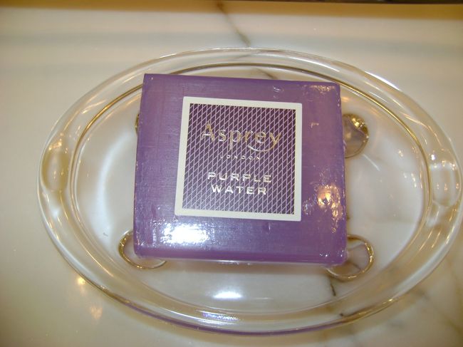 <br />　　石鹸もアスプレイ。あたりまえか。<br /><br /><br /><br /><br />　　何度もお世話になってるけど、リッツのホスピタリティ<br /><br /><br />　　は変わらない。