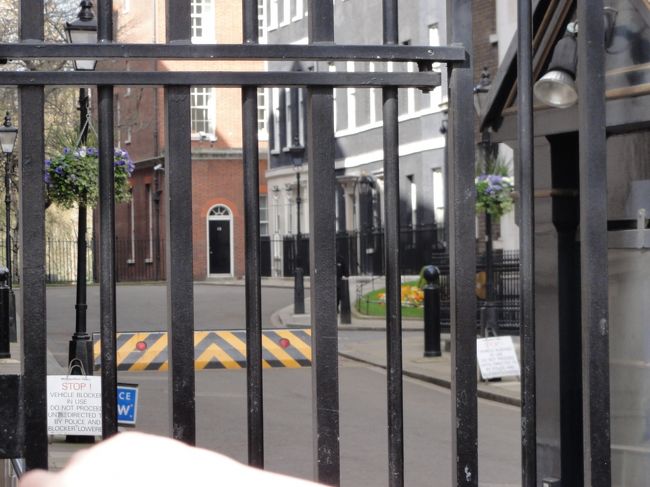 首相官邸の入り口<br /><br />本日首相は日本に訪問中でお留守でした