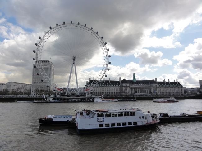 船でウエストミンスターからタワーブリッジへ