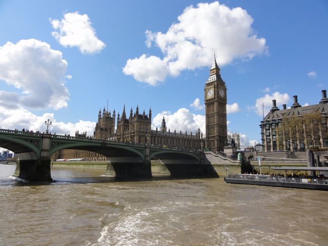 １５分おきの鐘が１２時に鳴りロンドンにいるという実感がわく