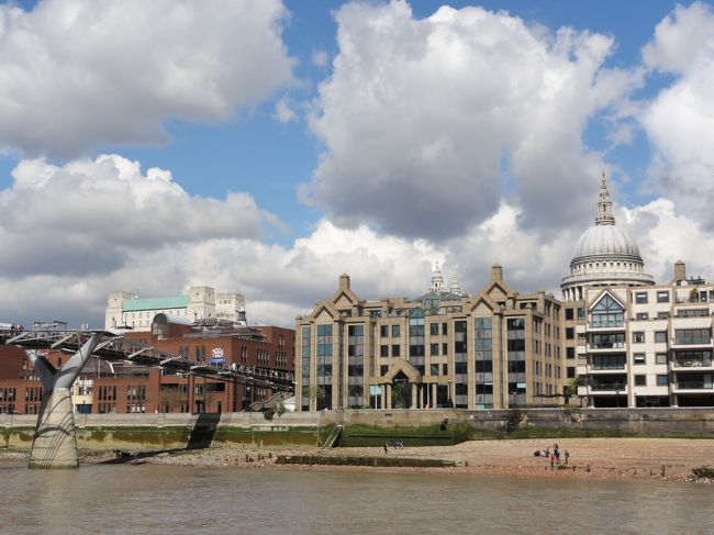 ミレニアムブリッジとセントポール大聖堂