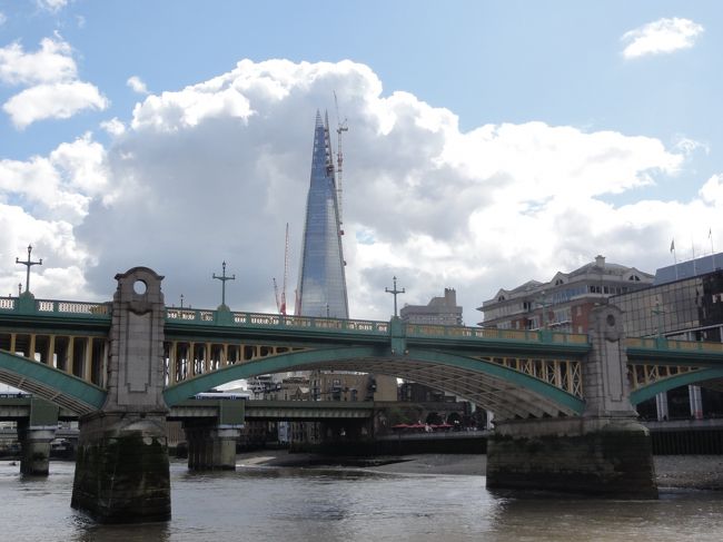 建設中のビル<br /><br />完成すれば新たなランドマークになりそう