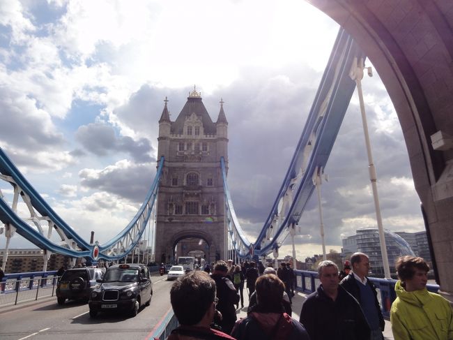 タワーブリッジの中を見学します