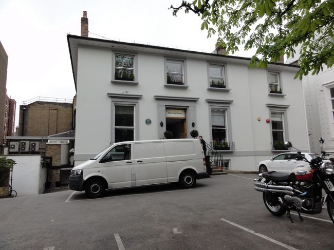 観光客が数人いました<br /><br />建物はわりと綺麗