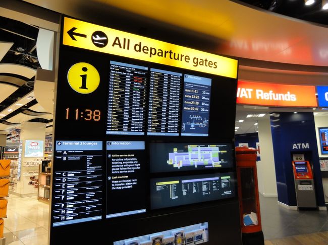 ヒースロー空港に到着<br /><br />ここは出発１時間前にならないと搭乗口を明かさないので<br /><br />よく掲示板を見ておかないと