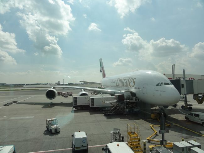 帰りはエミレーツEK002便で