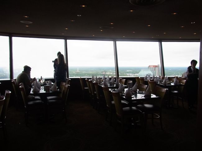 わ〜一望です♪<br />高いところ大好きな私は、こういうところで<br />食事するのがとても楽しい。