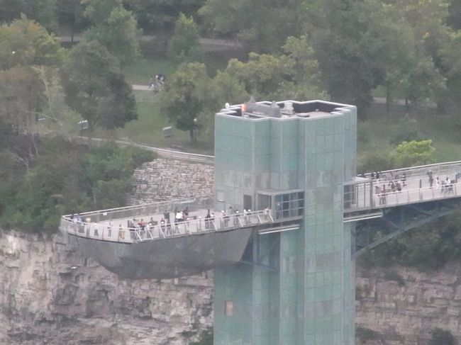 アメリカ滝の傍の展望台。