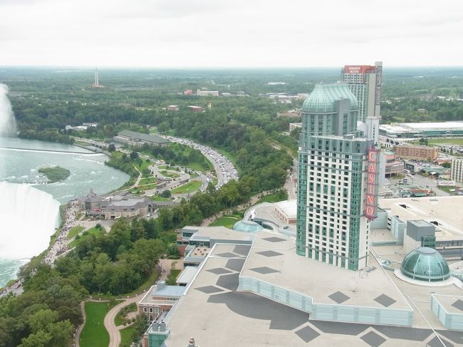 レストランから私たちが止まる予定のホテル方向を見ます。