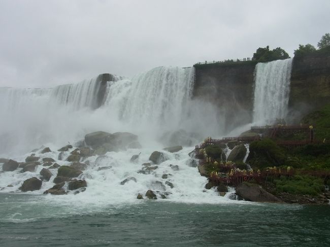 アメリカ滝の傍を通過。