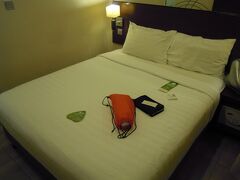 エアアジアグループ運営の格安ホテル。Tunehotel　
安い！狭い！
けど、寝るだけなら十分。
シャワーからお湯もしっかり出るし。