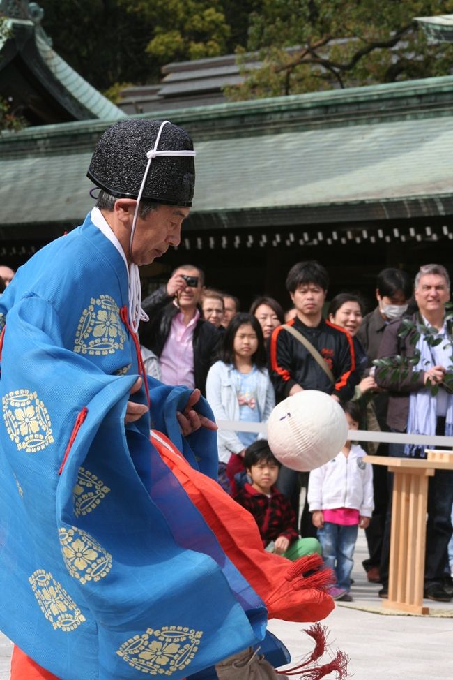 平安時代の何とも言えないほどの優雅な貴族の遊びです。