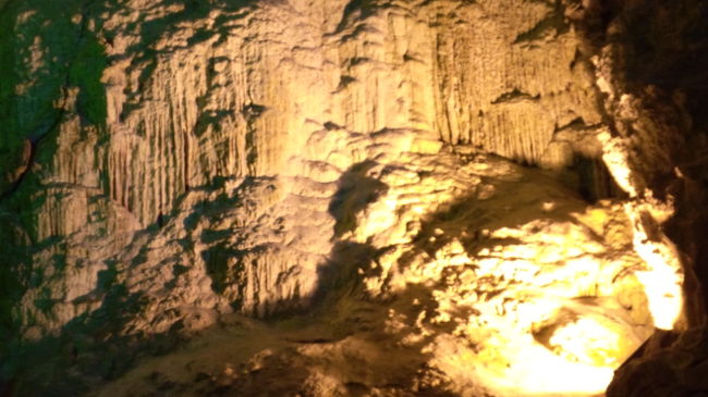 ハイフォン湾　鍾乳洞