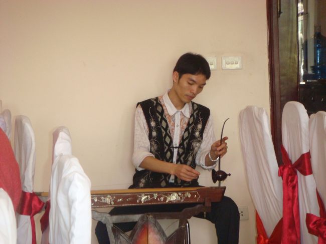 食事中のバック音楽