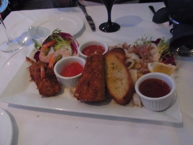 揚げ物など、色々な組み合わせでのアパタイザー。<br />これも美味しくて、お腹いっぱいになります。