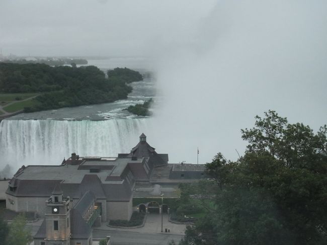 朝〜。今日も滝はお仕事中です。