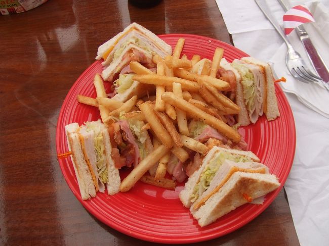 まずは腹ごしらえ(o＾〜＾o)