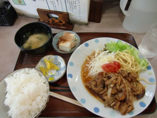 しょうが焼き定食を注文しました。<br /><br />すごいボリューム・・<br /><br />これで　550円です。<br /><br />豚肉を一度揚げてから味付けがしてあり、<br /><br />とても美味しかったです。<br /><br />お勧めですよ。。。。。