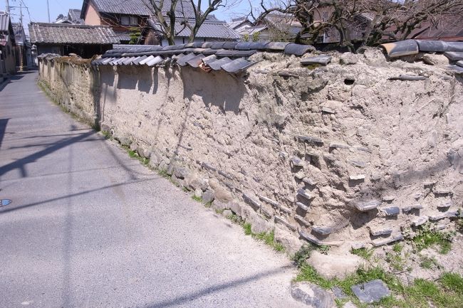 好きなんですよ、崩れかけの塀。