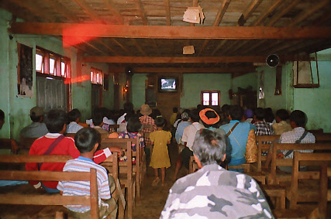 小さなテレビだった<br /><br />きっと日本の昭和初期の風景と似ているんだろうな<br />