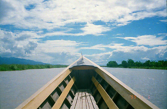 インレー湖<br />