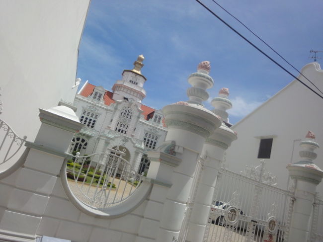 とってもキレイな白亜の宮殿