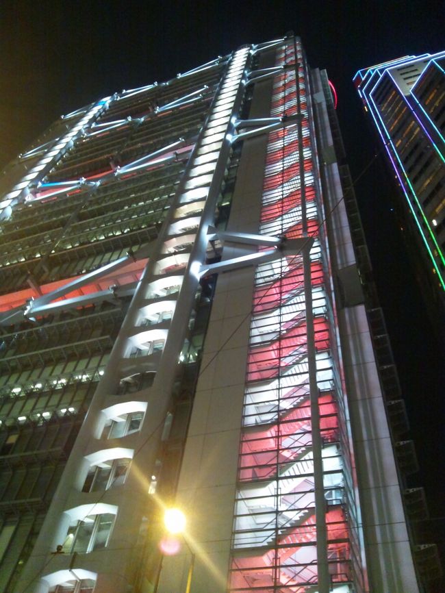 同じく蟹ビルの夜。