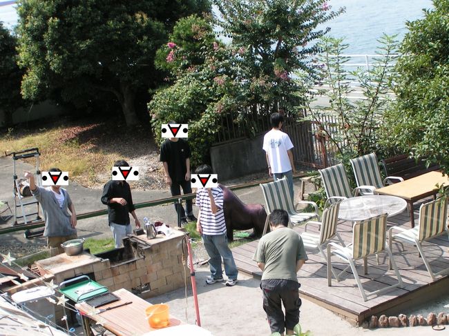 サンセット伊奈、バーベキュー広場もあります。<br />これは2階から撮った写真。<br /><br />管理人のおじさんも親切で、なかなかいいところでした。<br /><br />また行きたいな。