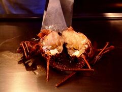 大奮発して「りゅうたん」という、ひとり2万円のコース。伊勢海老を焼いてくださっています。

島野菜焼きには、珍しいヘチマ(土の香りがする)や、島らっきょうも。