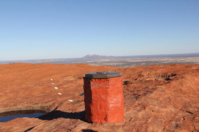 エアーズロック頂上からカタ・ジュタを撮影