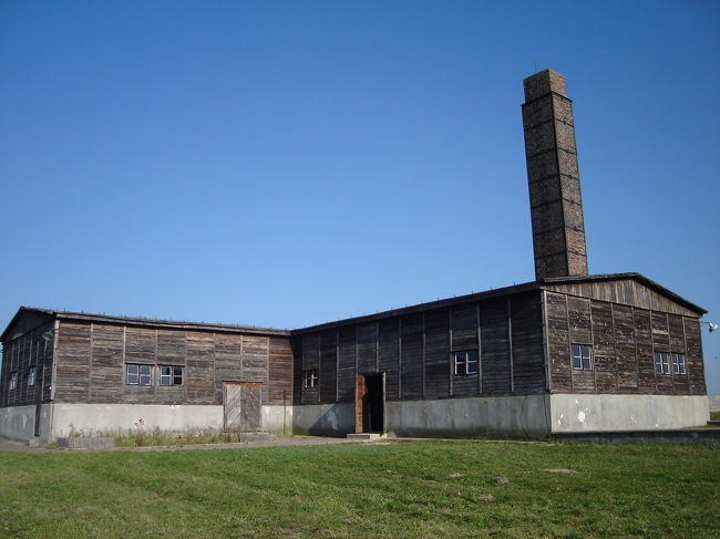 Crematorium<br /><br />当初マイダネクにはガス室は無く、独ソ戦のロシア人捕虜やポーランド侵攻の際のポーランド人捕虜の収容先として考えられていました。<br />ガス室は1942年に設置されました。