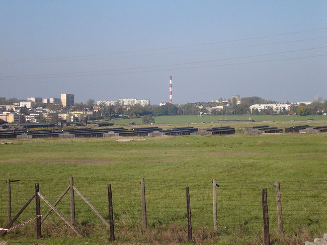 Barracs No.45<br /><br />ちなみに高台から全体を納めようと試みた写真。<br />全部は入り切りません。