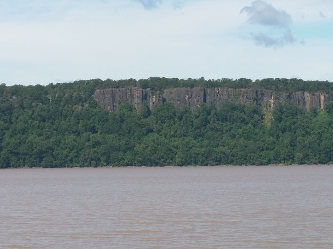 本当に岩盤なんだ。。。