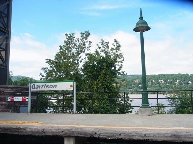 Garrison。。。<br />ギャルソンじゃないな。。。<br />辞書調べる。。<br />駐屯軍、守備隊、要塞。。。。<br />町の名前？？